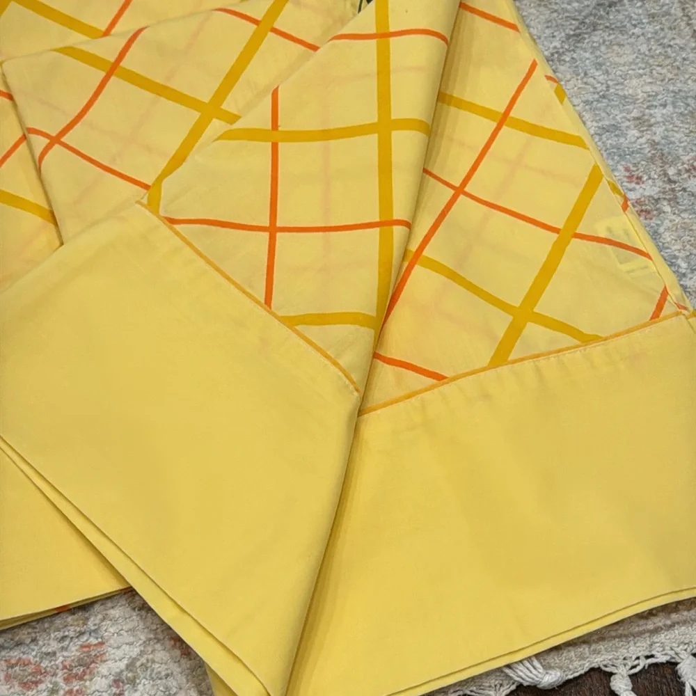 VINTAGE FASHION MANOR PILLOWCASES
